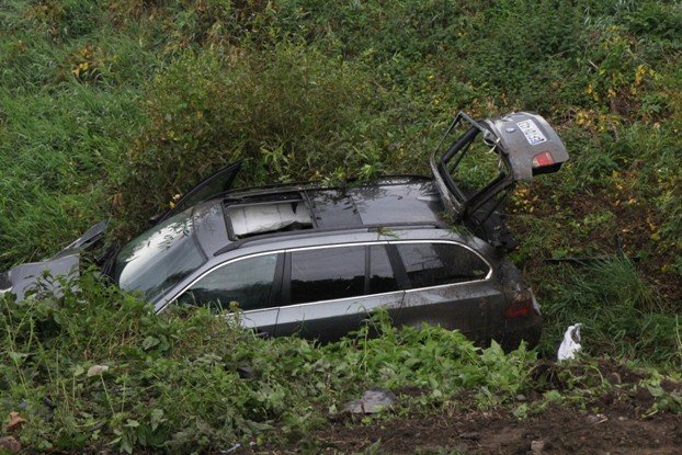 zderzenie-pociagu-z-bmw-w-cieplicach-foto-video-54235