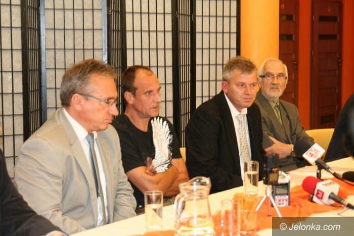 pawe-kukiz-ktos-musi-odetkac-to-szambo-zeby-dzieci-nie-wyjechay-za-granice-foto-video-54257