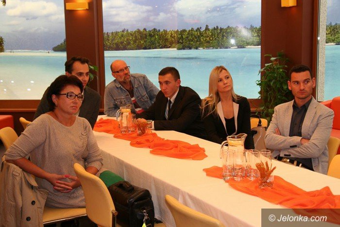 pawe-kukiz-ktos-musi-odetkac-to-szambo-zeby-dzieci-nie-wyjechay-za-granice-foto-video-54257