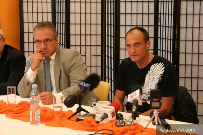 pawe-kukiz-ktos-musi-odetkac-to-szambo-zeby-dzieci-nie-wyjechay-za-granice-foto-video-54257