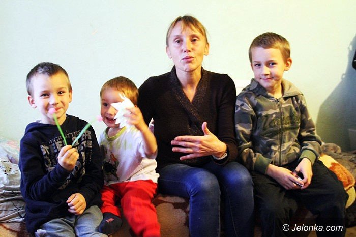 rodzina-z-czworka-dzieci-w-matni-dugow-foto-54261