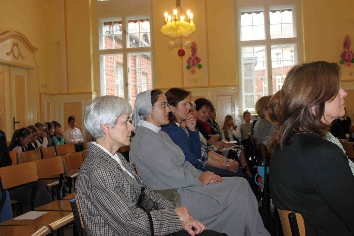 dzien-edukacji-narodowej-w-jeleniogorskiej-dwojce-foto-54276