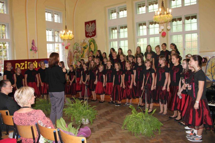 dzien-edukacji-narodowej-w-jeleniogorskiej-dwojce-foto-54276