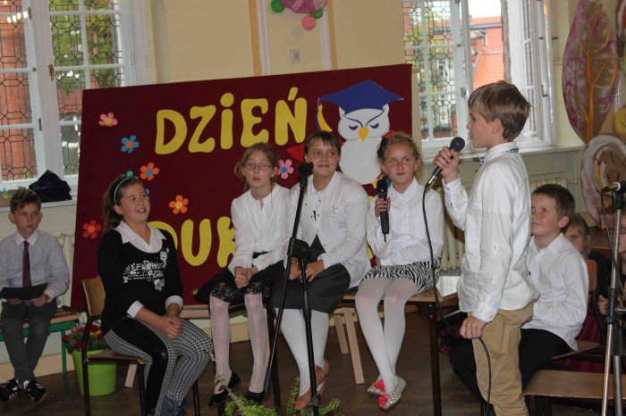 dzien-edukacji-narodowej-w-jeleniogorskiej-dwojce-foto-54276