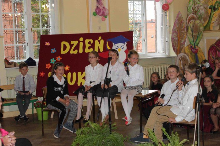 dzien-edukacji-narodowej-w-jeleniogorskiej-dwojce-foto-54276