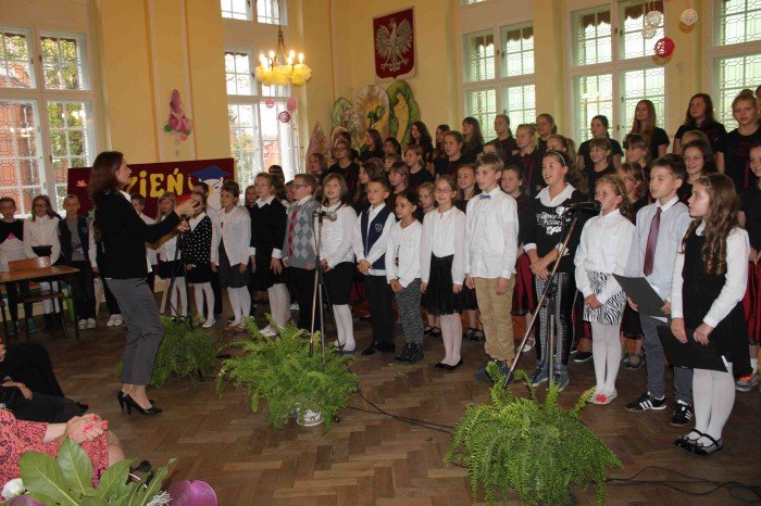 dzien-edukacji-narodowej-w-jeleniogorskiej-dwojce-foto-54276