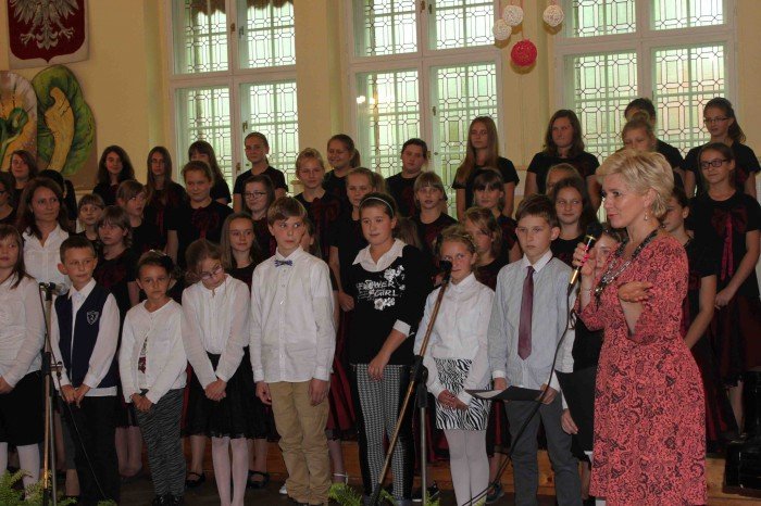 dzien-edukacji-narodowej-w-jeleniogorskiej-dwojce-foto-54276