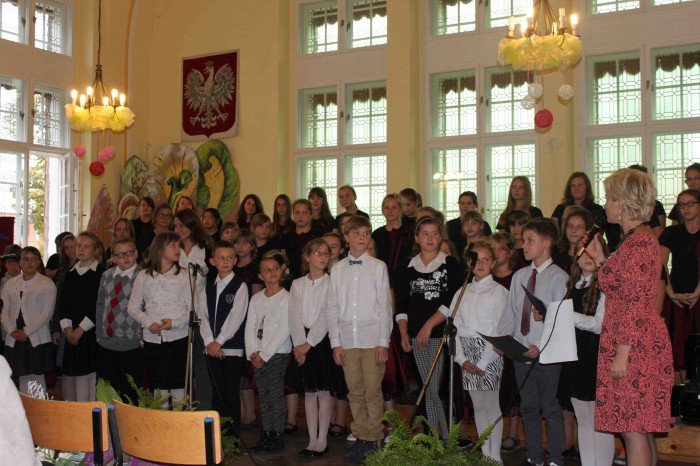dzien-edukacji-narodowej-w-jeleniogorskiej-dwojce-foto-54276