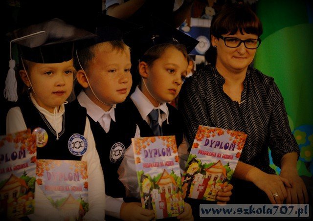 uroczyste-slubowanie-pierwszakow-w-707-foto-54305