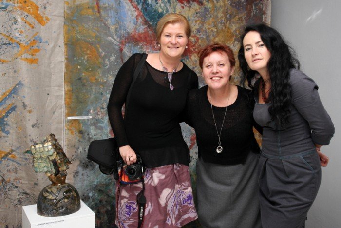 slady-i-oblicza-wypalone-w-glinie-foto-54314