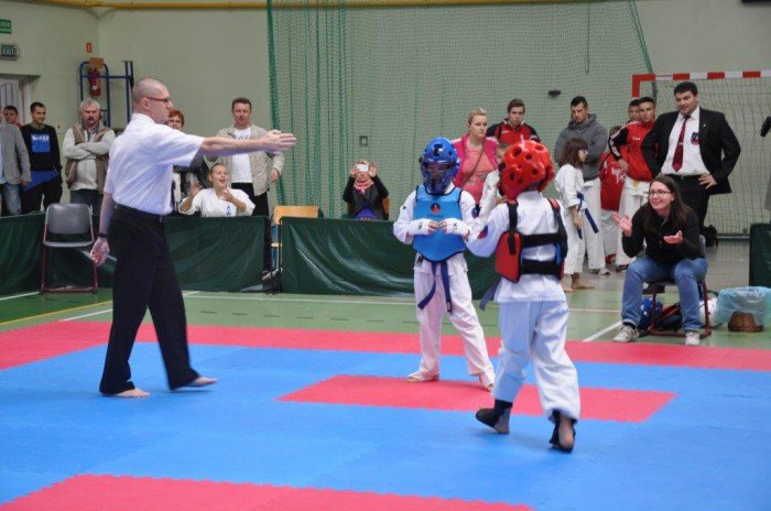 sukces-zawodnikow-jeleniogorskiego-klubu-oyama-karate-foto-54319