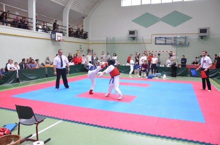 sukces-zawodnikow-jeleniogorskiego-klubu-oyama-karate-foto-54319