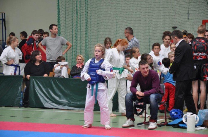 sukces-zawodnikow-jeleniogorskiego-klubu-oyama-karate-foto-54319