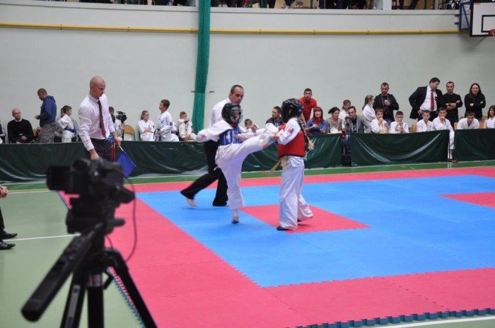 sukces-zawodnikow-jeleniogorskiego-klubu-oyama-karate-foto-54319