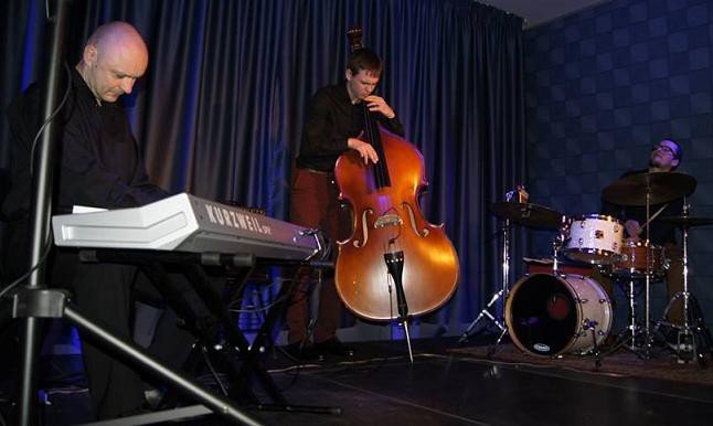 witold-janiak-trio-zagra-jazzowe-wersje-filmow-foto-54336