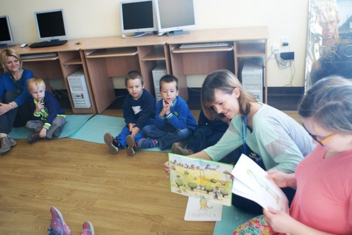 przedszkolaki-odkryway-tajemnice-biblioteki-iii-lo-foto-54360