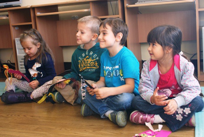 przedszkolaki-odkryway-tajemnice-biblioteki-iii-lo-foto-54360