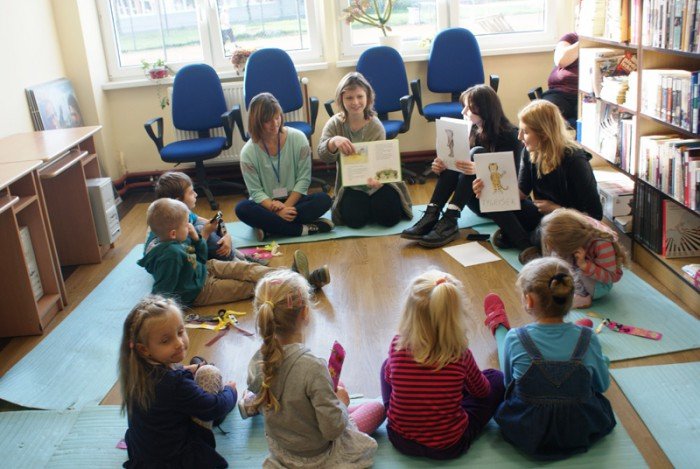 przedszkolaki-odkryway-tajemnice-biblioteki-iii-lo-foto-54360