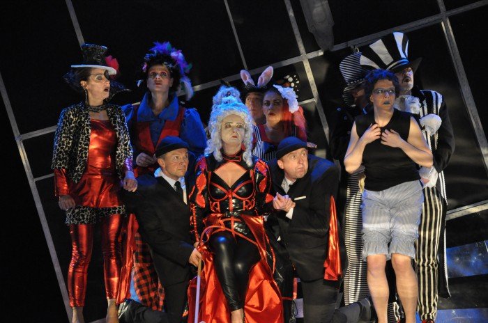 teraz-odeczka-i-alicja-w-krainie-dziwow-foto-54411