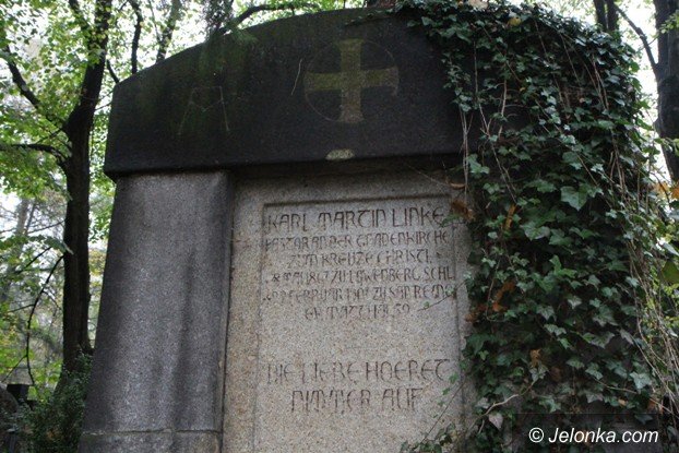 o-najwiekszej-nekropolii-w-jeleniej-gorze-foto-54448