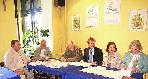 Sygnatariusze akcji na zbiorowym zdjęciu.
