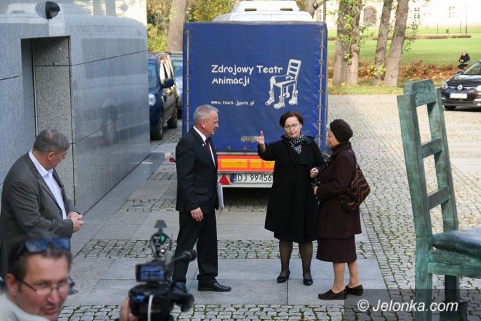 groteski-ciag-dalszy-schetyna-popiera-rywala-komitetu-po-foto-video-54453