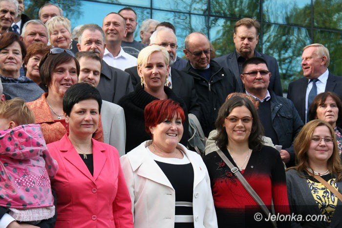 groteski-ciag-dalszy-schetyna-popiera-rywala-komitetu-po-foto-video-54453