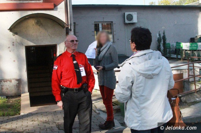 zgoszenie-o-bombie-w-skarbowce-i-prokuraturze-foto-54456