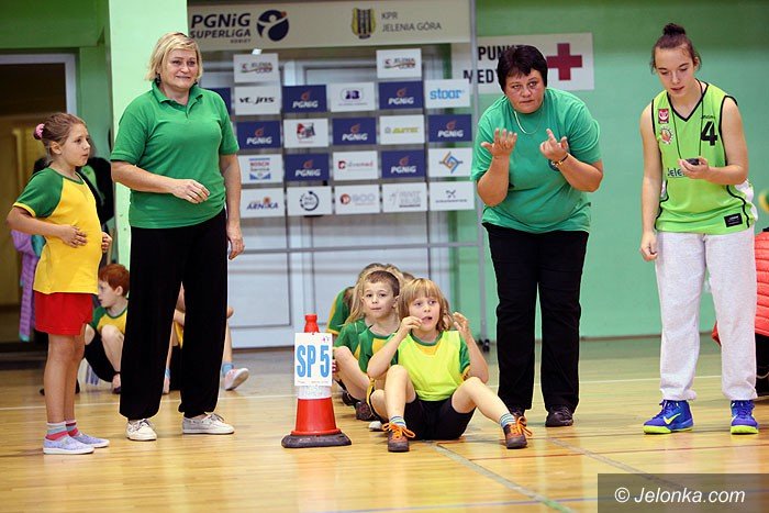 fantastyczna-zabawa-w-hali-przy-ulicy-zotniczej-foto-54460