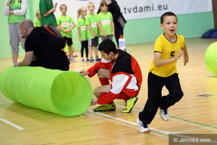 fantastyczna-zabawa-w-hali-przy-ulicy-zotniczej-foto-54460