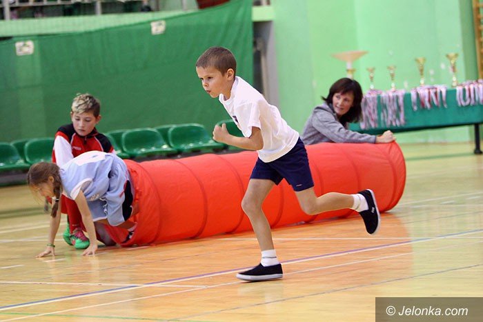 fantastyczna-zabawa-w-hali-przy-ulicy-zotniczej-foto-54460
