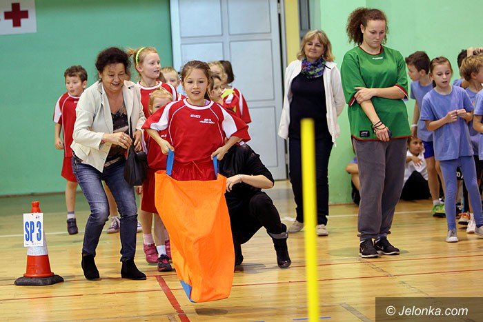 fantastyczna-zabawa-w-hali-przy-ulicy-zotniczej-foto-54460
