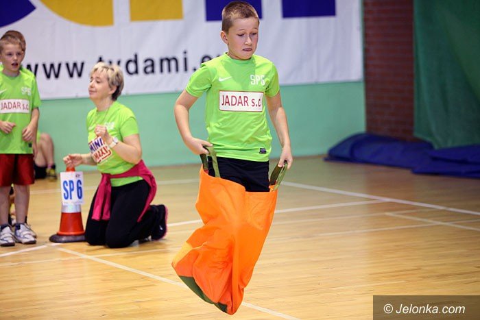 fantastyczna-zabawa-w-hali-przy-ulicy-zotniczej-foto-54460