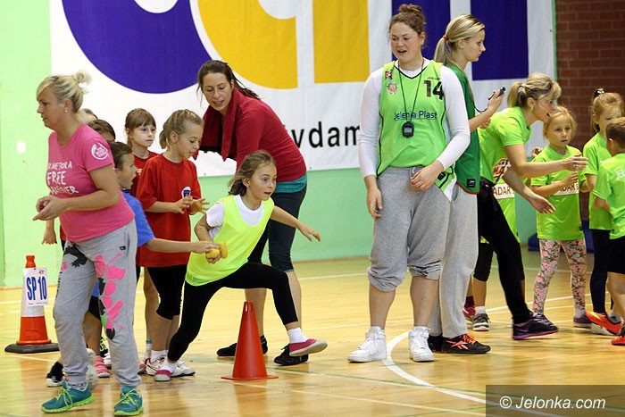 fantastyczna-zabawa-w-hali-przy-ulicy-zotniczej-foto-54460