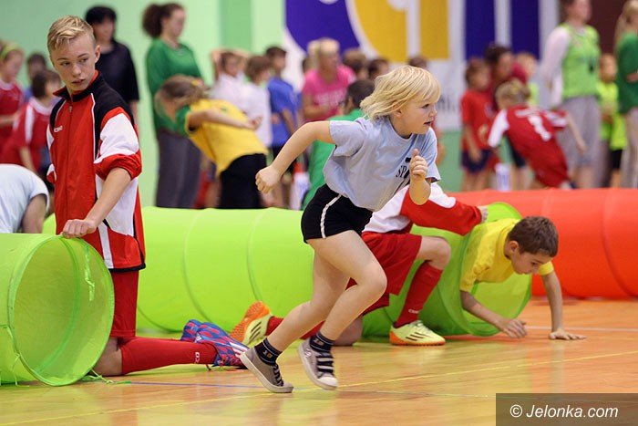 fantastyczna-zabawa-w-hali-przy-ulicy-zotniczej-foto-54460
