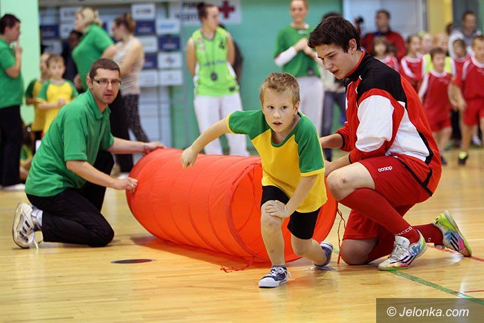 fantastyczna-zabawa-w-hali-przy-ulicy-zotniczej-foto-54460