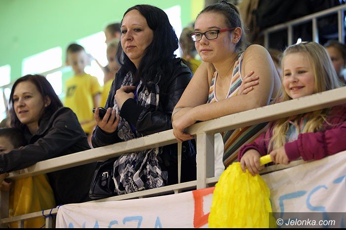 fantastyczna-zabawa-w-hali-przy-ulicy-zotniczej-foto-54460