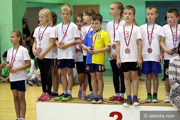 fantastyczna-zabawa-w-hali-przy-ulicy-zotniczej-foto-54460