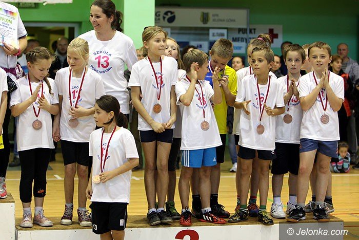 fantastyczna-zabawa-w-hali-przy-ulicy-zotniczej-foto-54460
