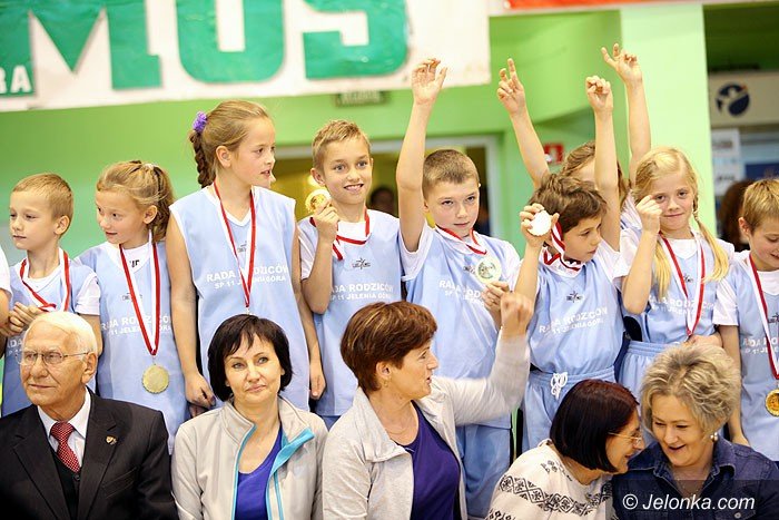 fantastyczna-zabawa-w-hali-przy-ulicy-zotniczej-foto-54460