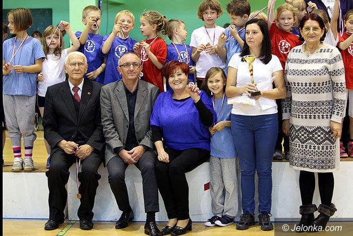 fantastyczna-zabawa-w-hali-przy-ulicy-zotniczej-foto-54460