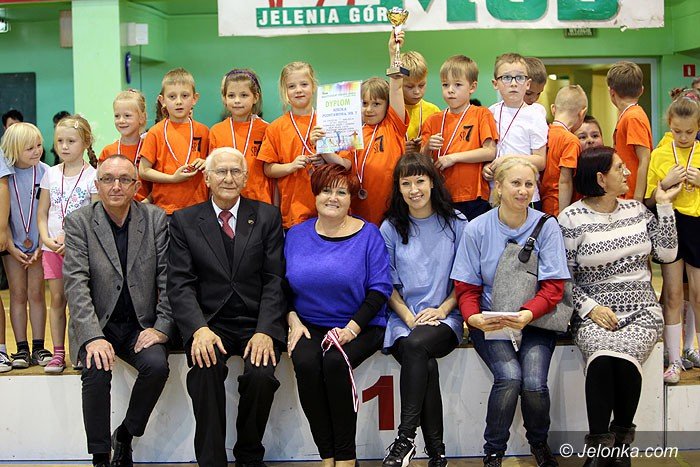 fantastyczna-zabawa-w-hali-przy-ulicy-zotniczej-foto-54460