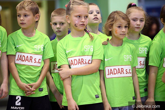 fantastyczna-zabawa-w-hali-przy-ulicy-zotniczej-foto-54460