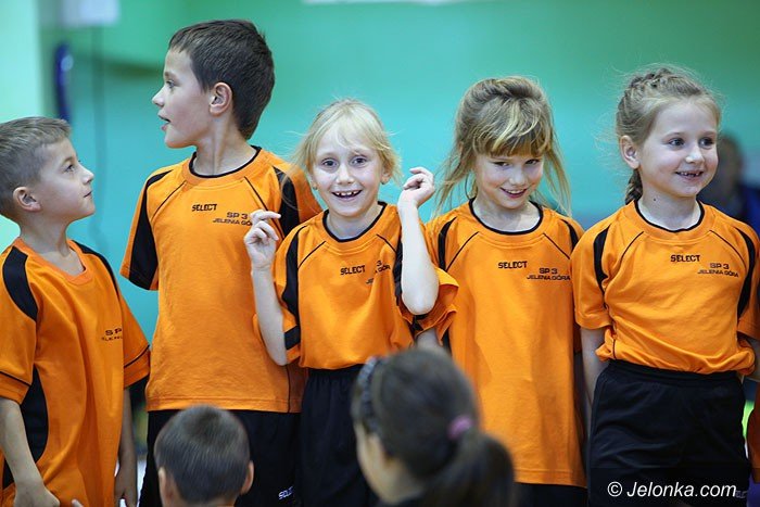 fantastyczna-zabawa-w-hali-przy-ulicy-zotniczej-foto-54460