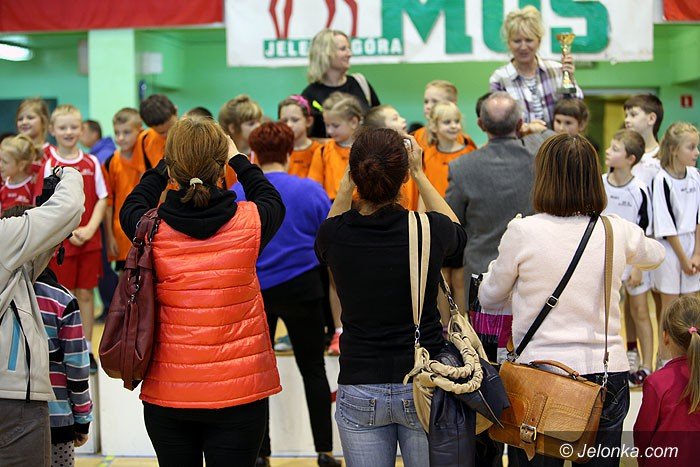fantastyczna-zabawa-w-hali-przy-ulicy-zotniczej-foto-54460