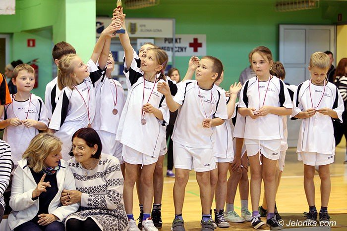 fantastyczna-zabawa-w-hali-przy-ulicy-zotniczej-foto-54460