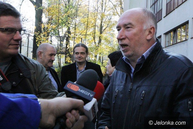 nowe-samochody-dla-jeleniogorskiej-oswiaty-foto-video-54461