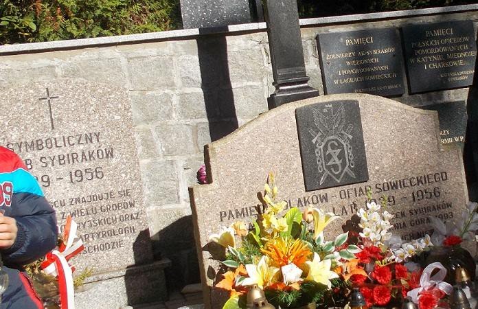 uczniowie-siodemki-zapalili-ognie-pamieci-foto-54485