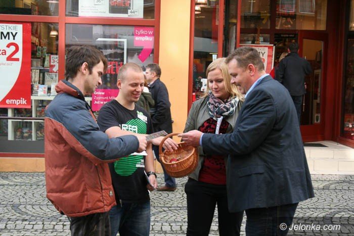 jabka-wyborcze-z-przesaniem-foto-54486