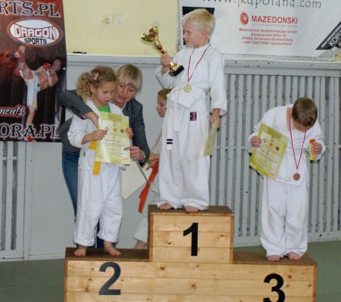 modzi-przedstawiciele-sztuk-walki-w-akcji-foto-54492